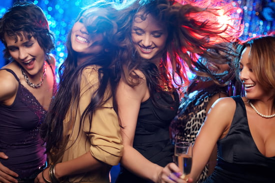 Atmosfera di una festa in discoteca