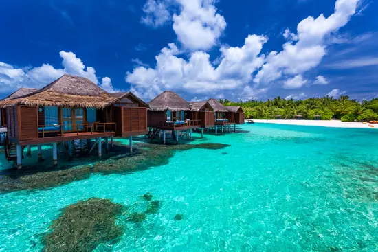 Bungalow sull'acqua alle Maldive