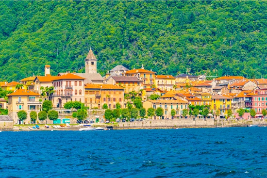 Cannobio sul Lago Maggiore, meta affascinante per un Capodanno tra borghi e riflessi d’acqua